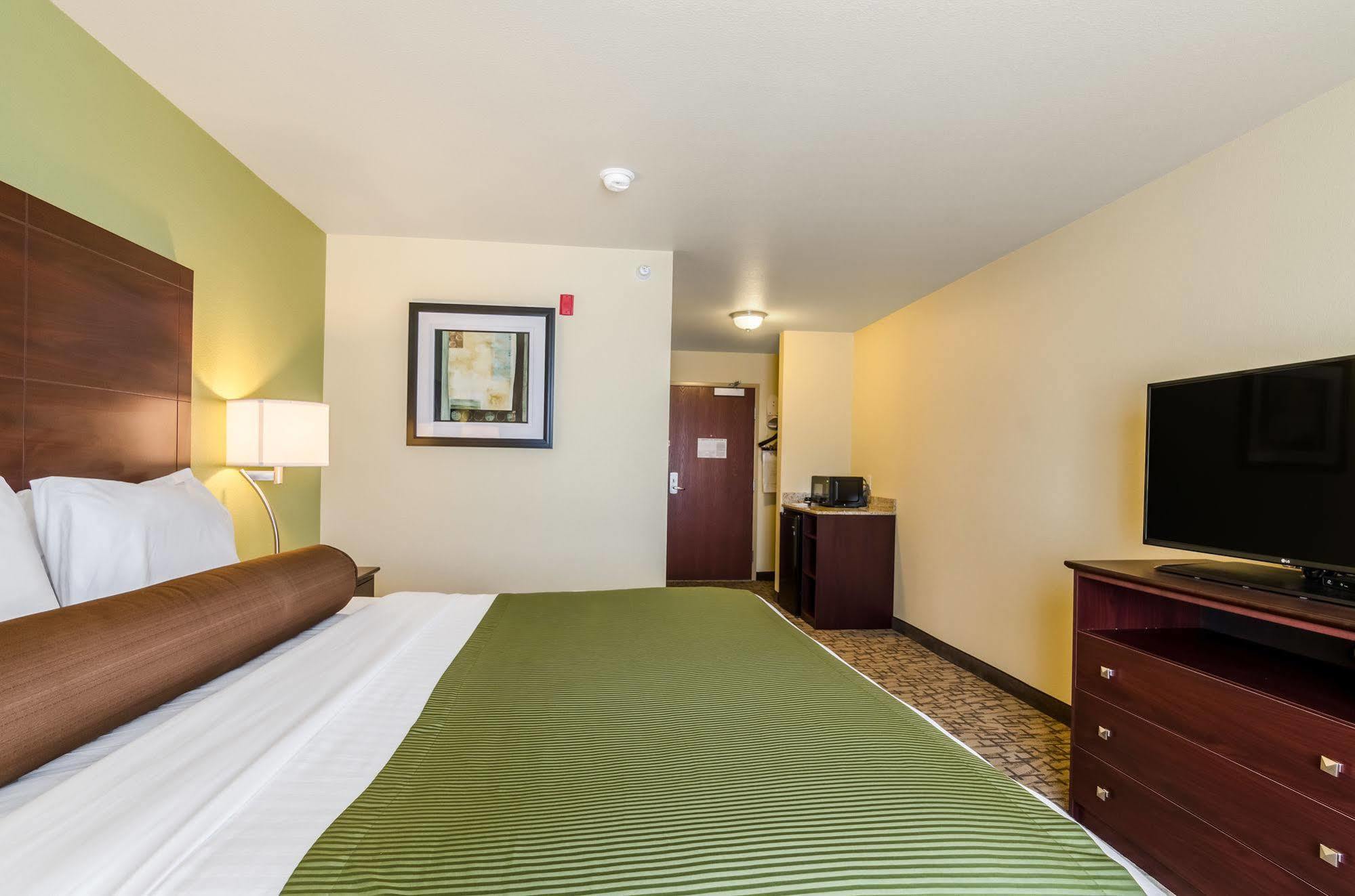 Cobblestone Hotel & Suites - Mccook Kültér fotó