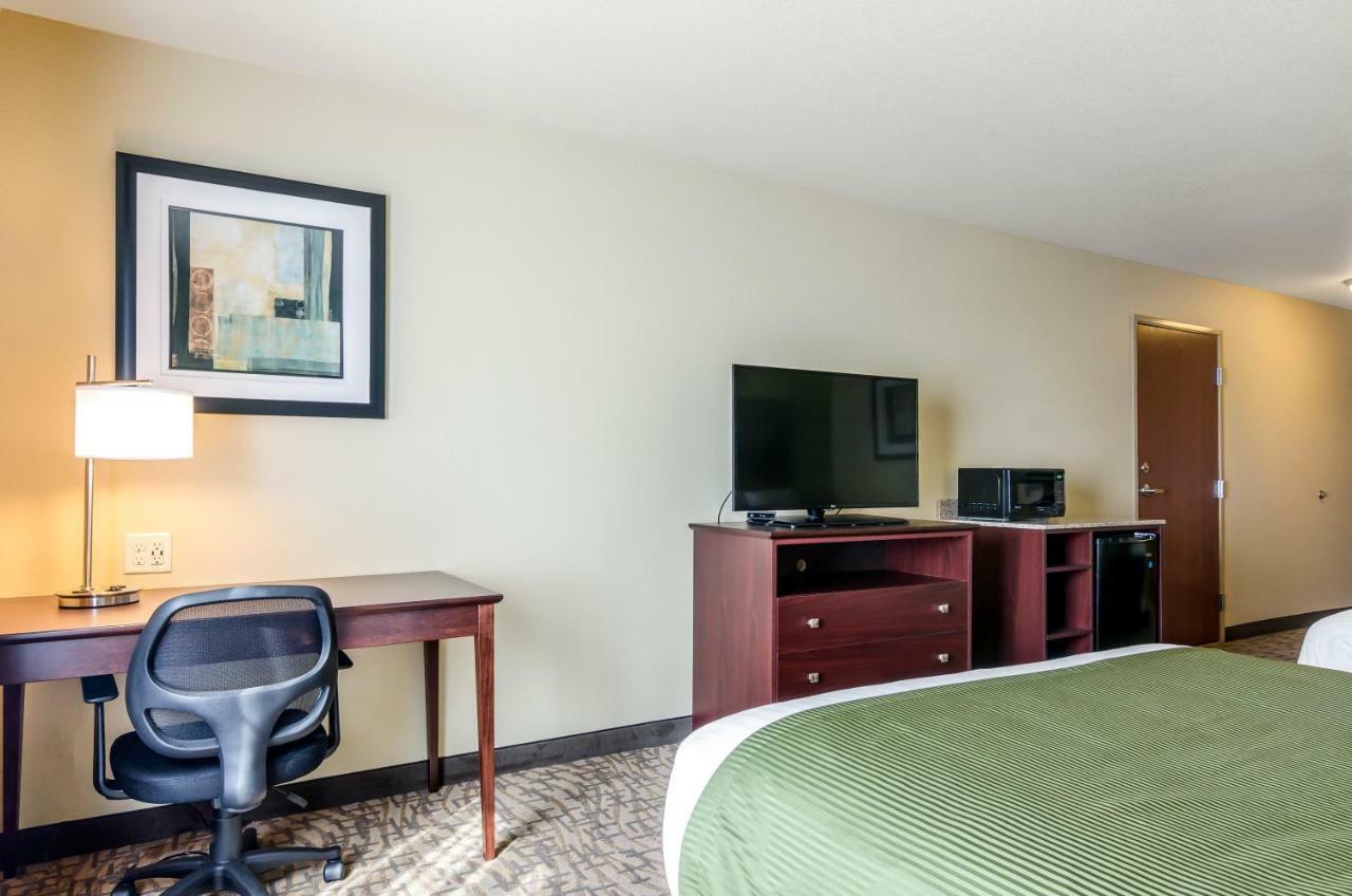 Cobblestone Hotel & Suites - Mccook Kültér fotó